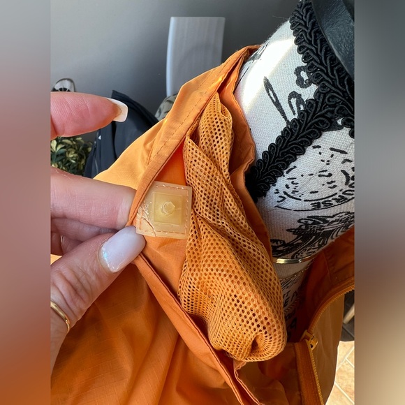 Banana Republic Waterproof Vest - Picture 8 of 12